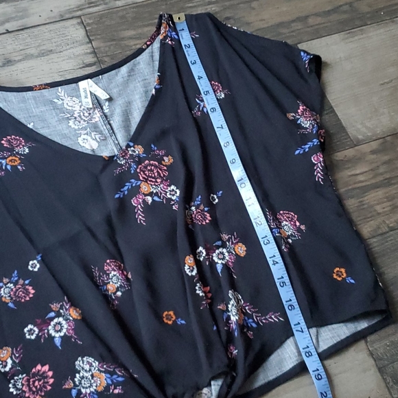 Mudd Floral Tie Front Cold Shoulder Top - Picture 6 of 8